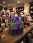 Preview: Edle Explosions-Geschenkbox (10 x 10 cm) in Schwarz-Silber mit Raffaello